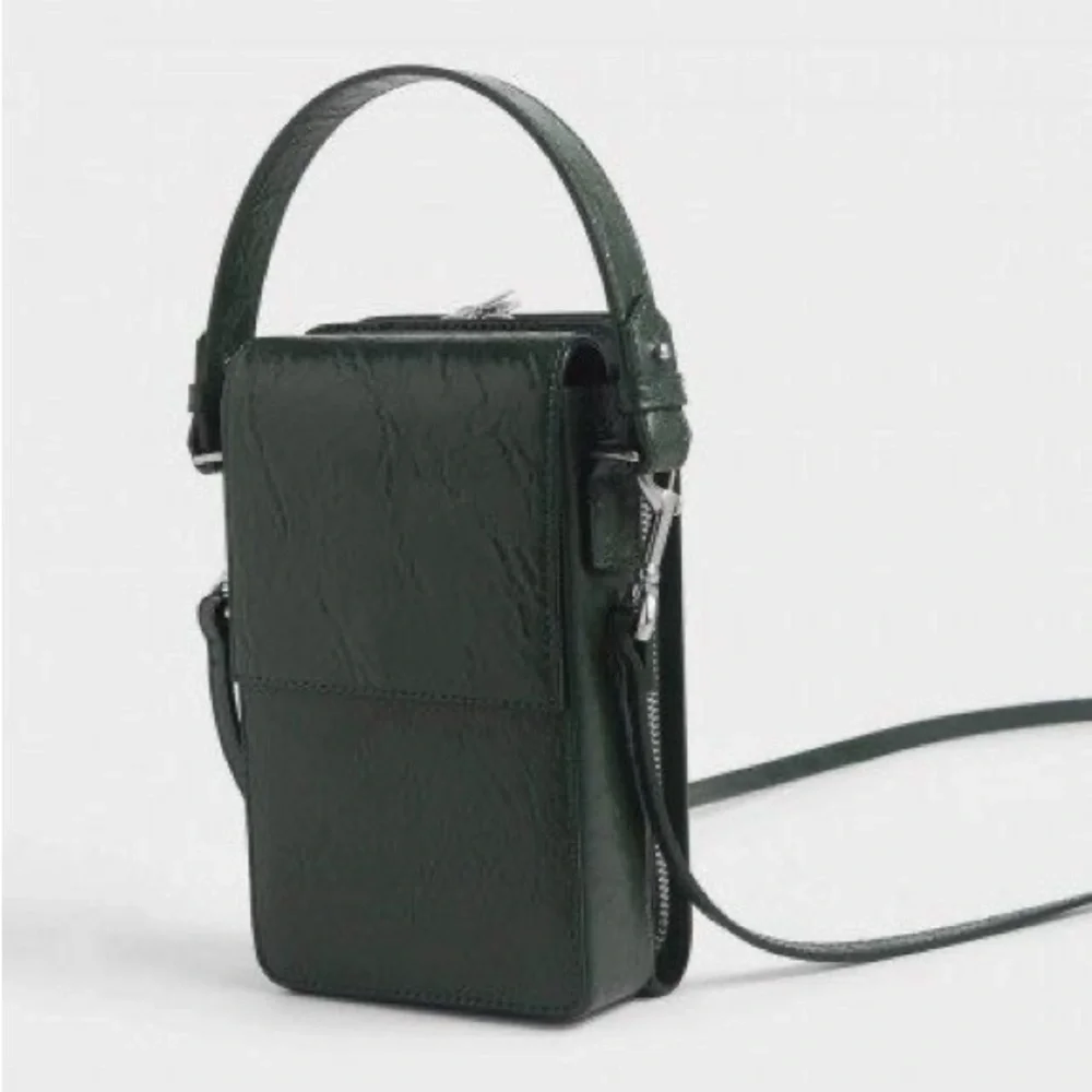 Rare Find Charles & Keith Wrinkled Effect Green Wallet Crossbody Bag - Picture 4 of 10